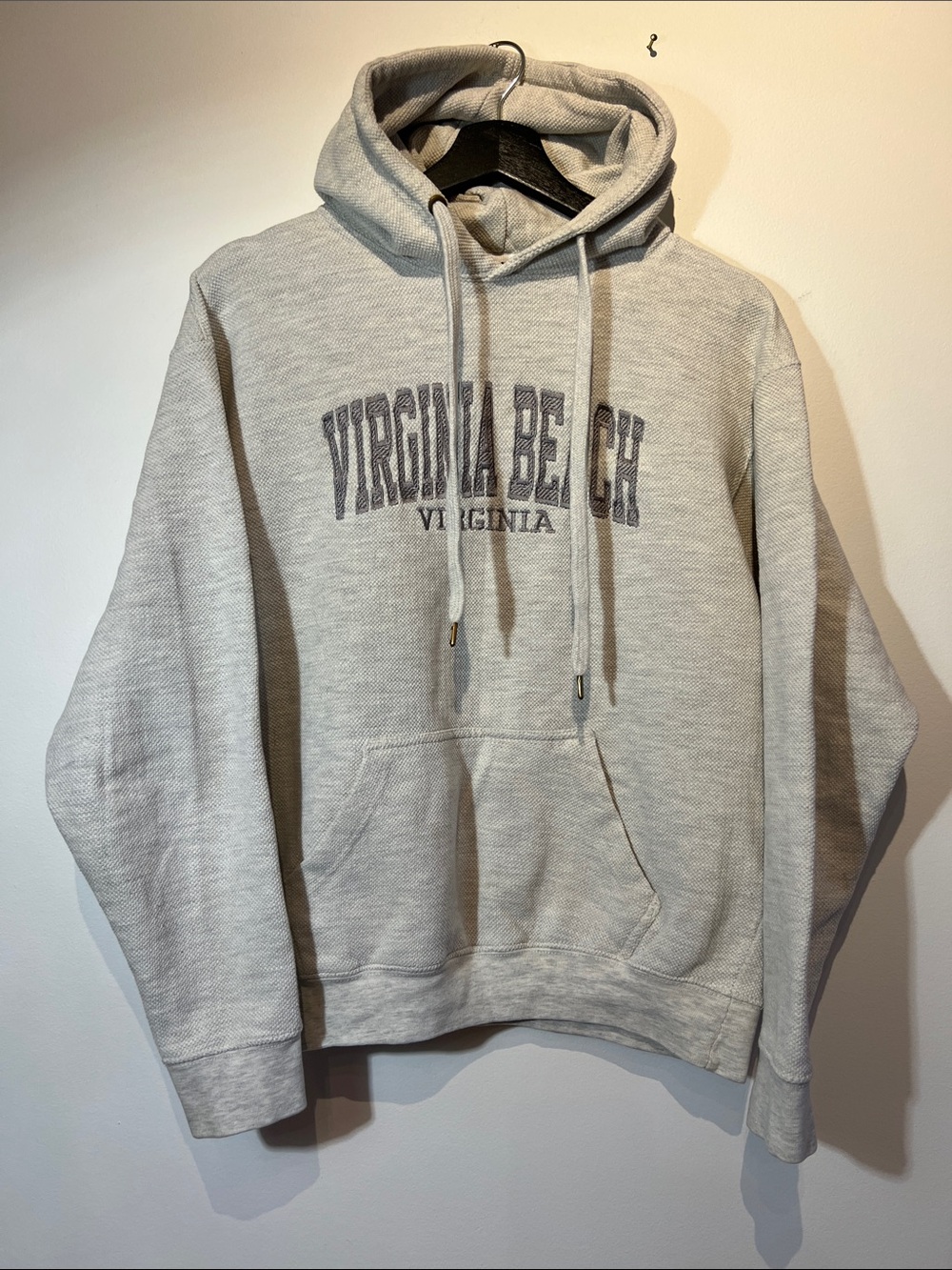 Virginia Beach Graphic Hoodie - Light Gray Women's Pullover